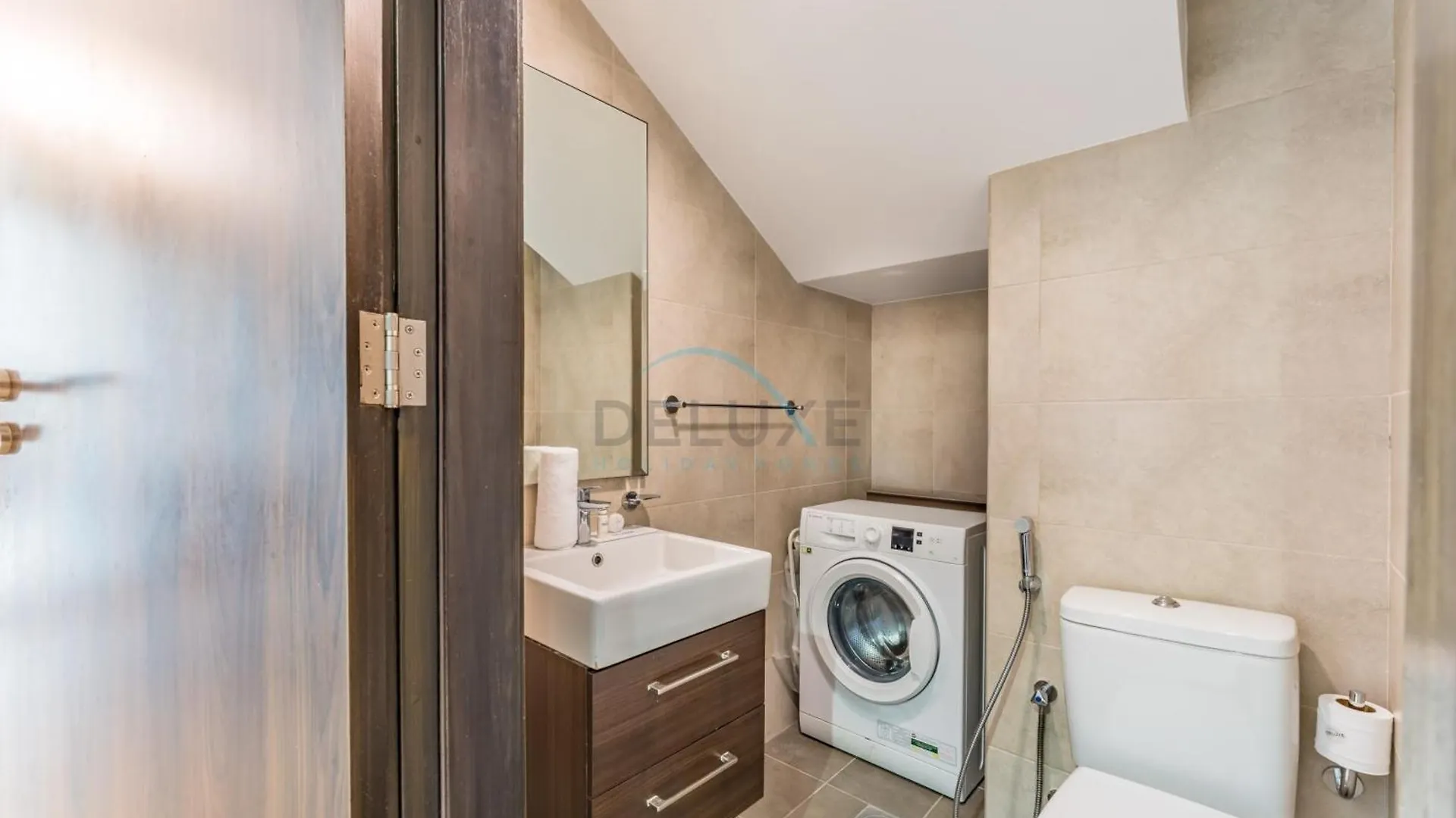 Community And Pool View 3Br Townhouse, Minutes From Desert Camp,Damac Hills 2 Amargo By Deluxe Holiday Homes Dubai Apartment